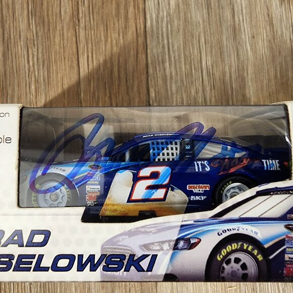 AUTOGRAPHED Brad Keselowski‎ #2 Miller Lite 2013 Fusion Lim Ed 1:64 Diecast Car - Picture 5 of 9